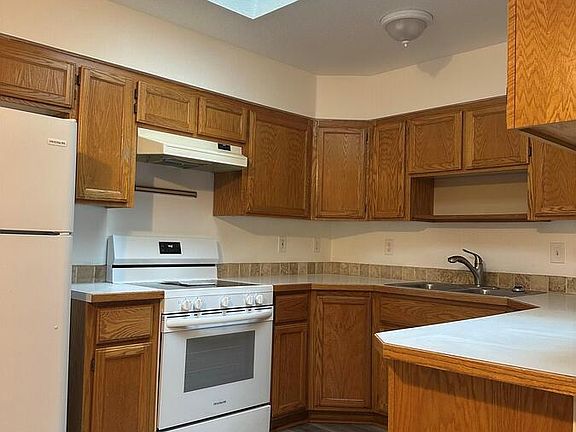 5th image of 869 SE Stratford Ct