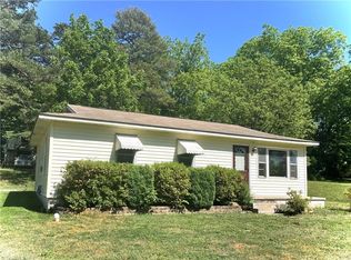 27 Cedar Lodge Rd, Thomasville, NC 27360