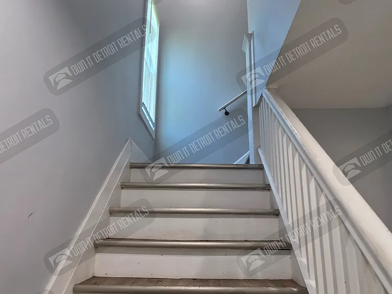 145 Waverly St — Photo 10