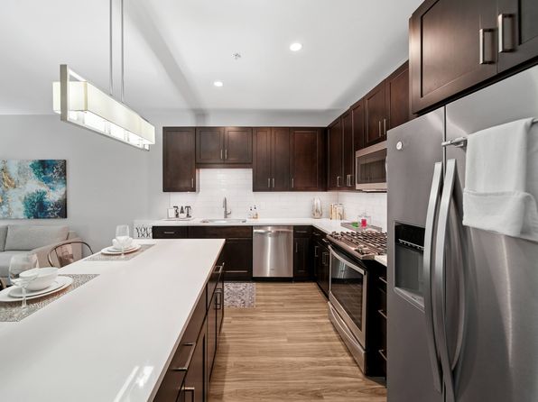 31 E Ogden Ave UNIT 327