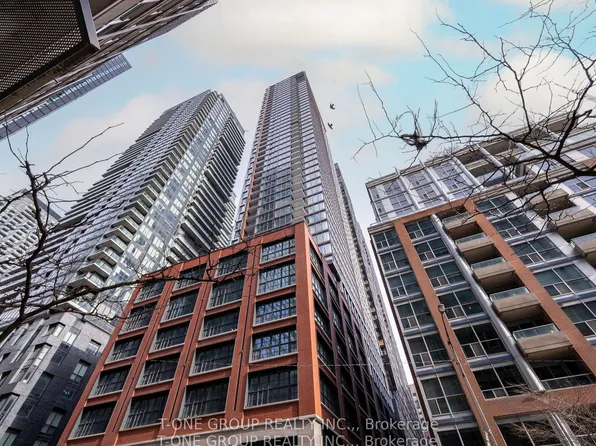 55 Mercer St #1202, Toronto, ON M5V 1H2