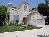 1st image of 422 Walnut Dr
