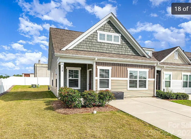 218 Canina Ln — Photo 17