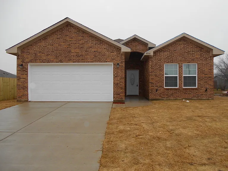 4908 Jefferson St — Photo 1