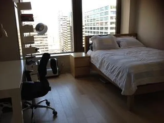 Sold by R New York | media 47