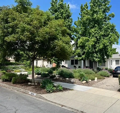 2442 Vista Laguna Ter