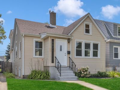 9621 S Troy St, Evergreen Park, IL, 60805