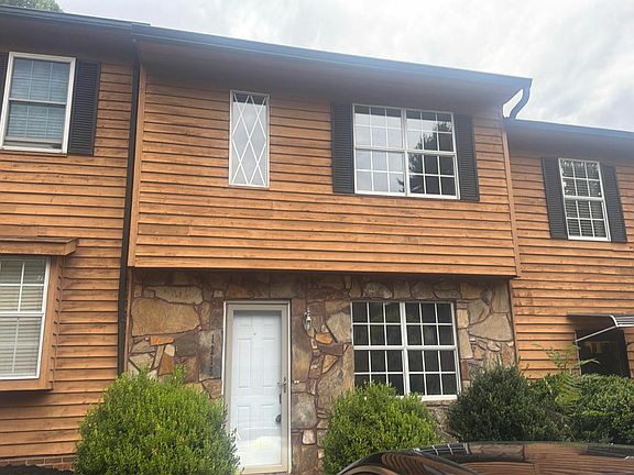 3rd image of 1215 Crest Brook Dr