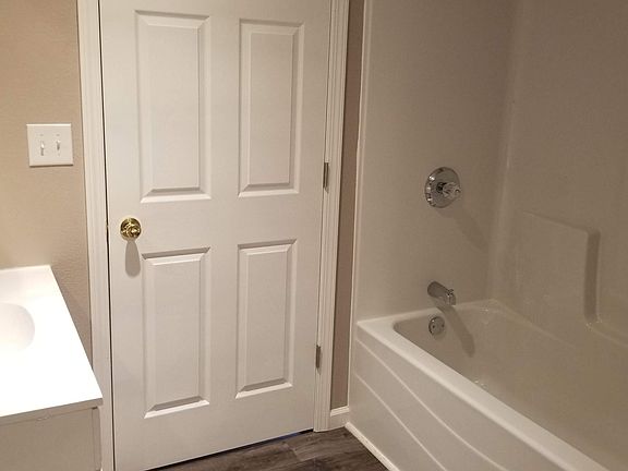 5th image of 1023 1/2 S Fairmount St