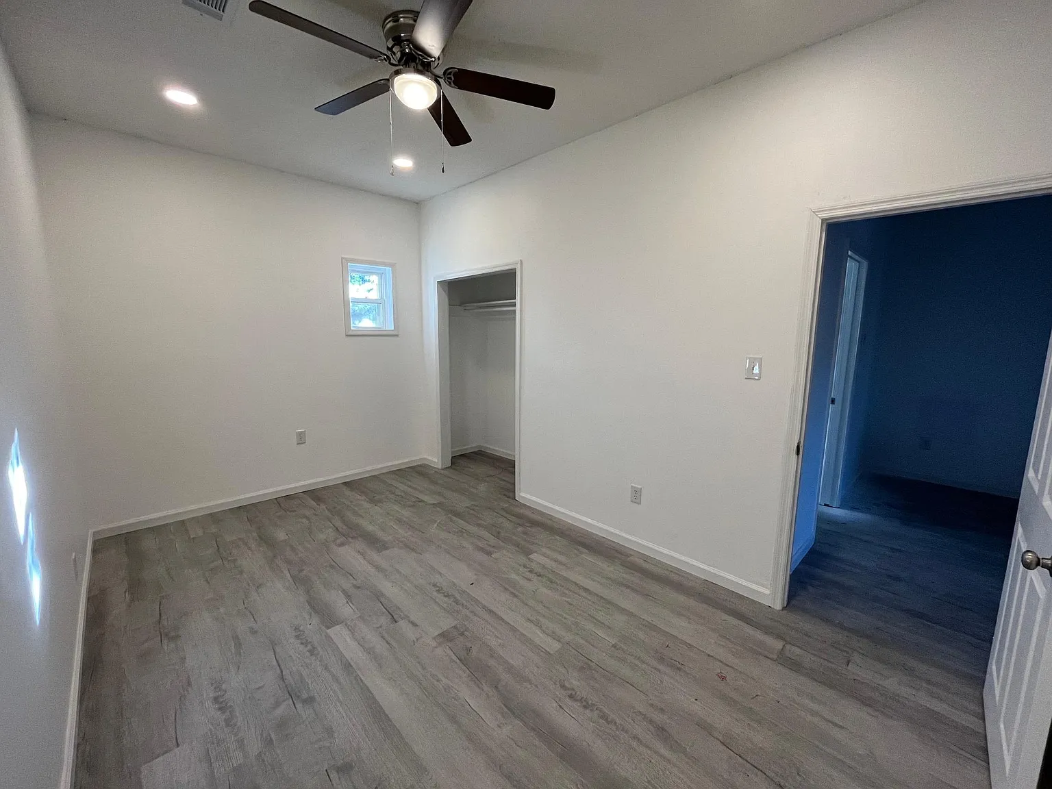 610 W Buena Vista Ave — Photo 4