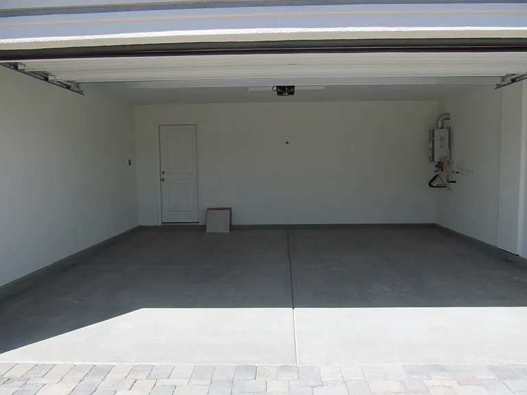 8110 Oakwood Bend Ave — Photo 33
