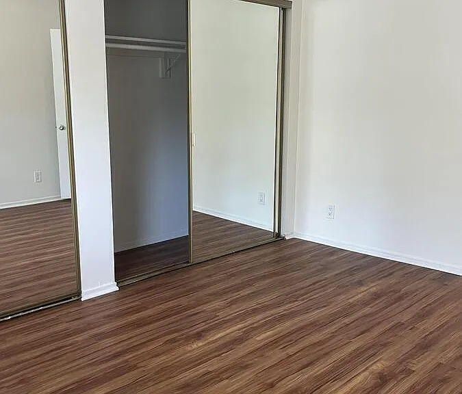 1900 Dracena Dr #1 — Photo 11