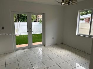 3165 SW 26th St #1, Miami, FL 33133