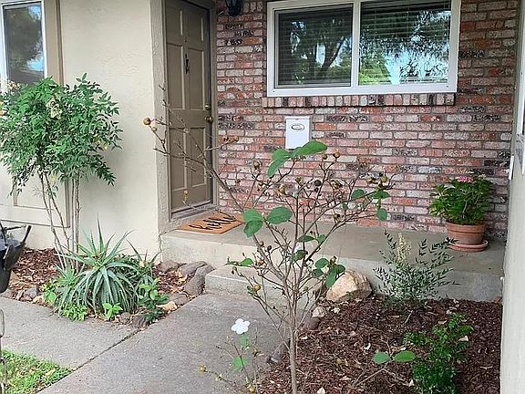 2nd image of 2846 Loyola Dr