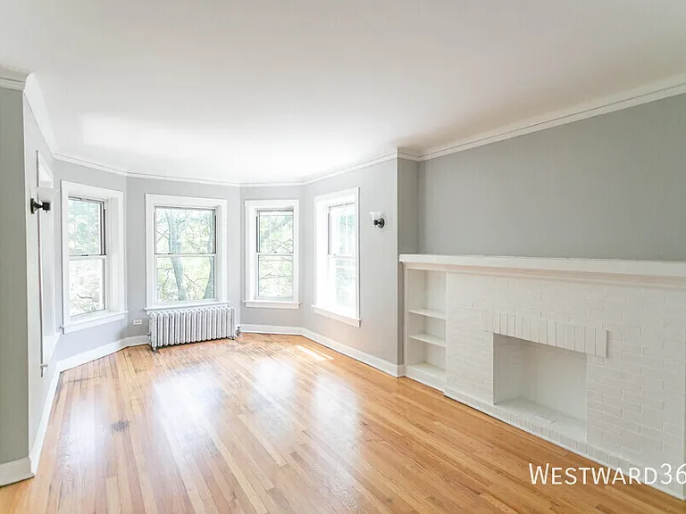 7646 N Greenview Ave #3 — Photo 2