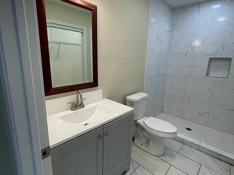 1015 Collins Ave #B — Photo 4