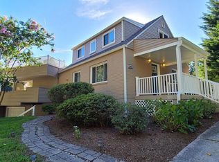 2904 Graham Rd, Falls Church, VA 22042