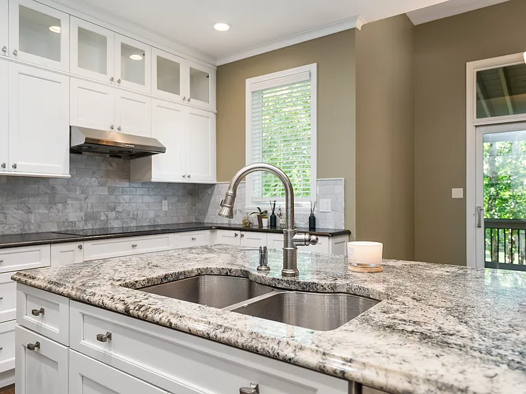 1101 Stonecreek Dr — Photo 11
