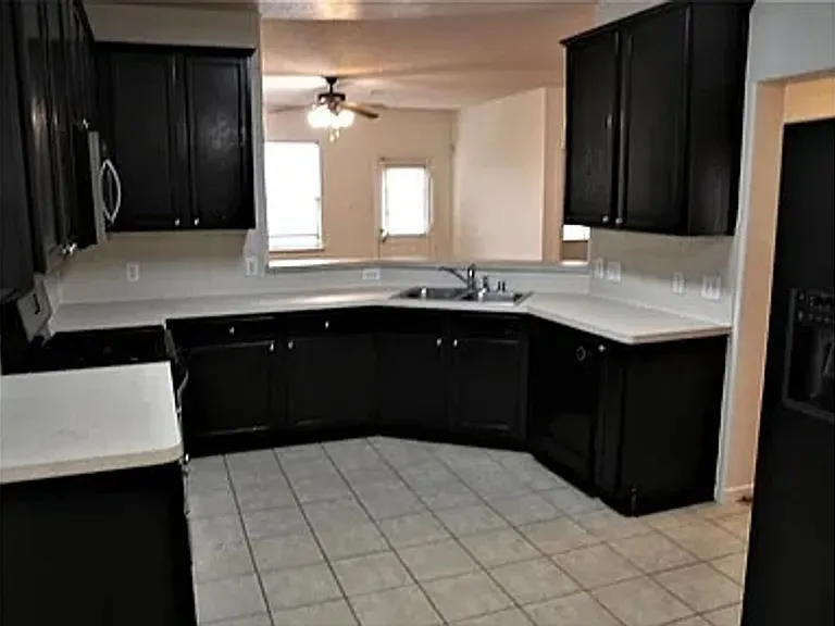 2926 Meadowglen Crst — Photo 2