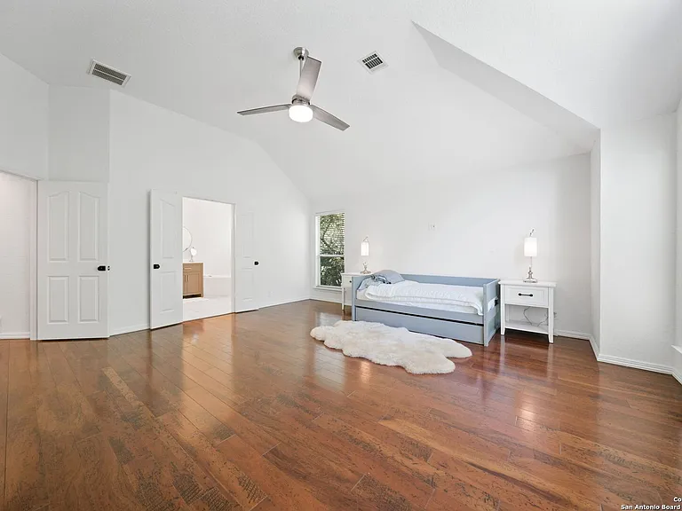 614 Cypress Trl — Photo 11