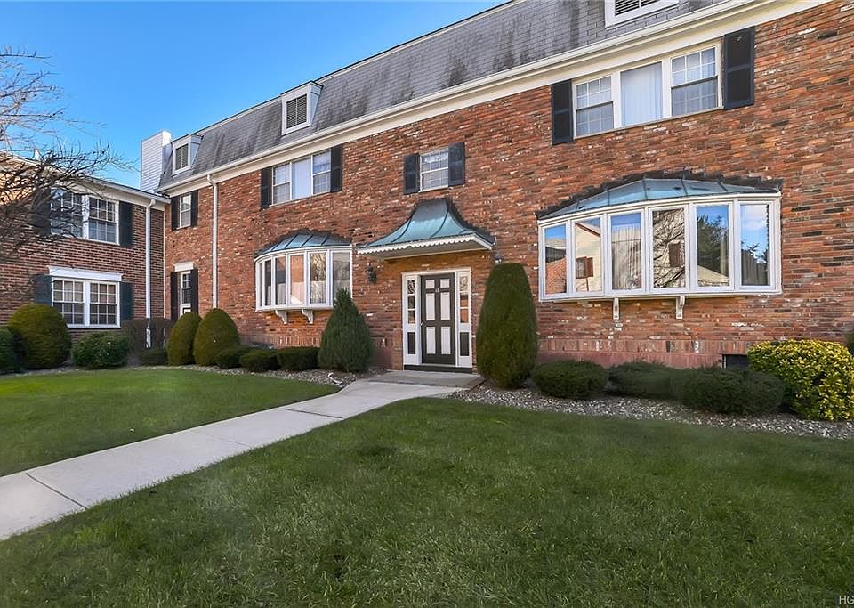 1st image of 18 Milford Ln