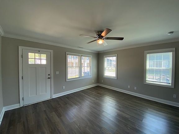 3rd image of 1591 Oak Leaf Dr NW