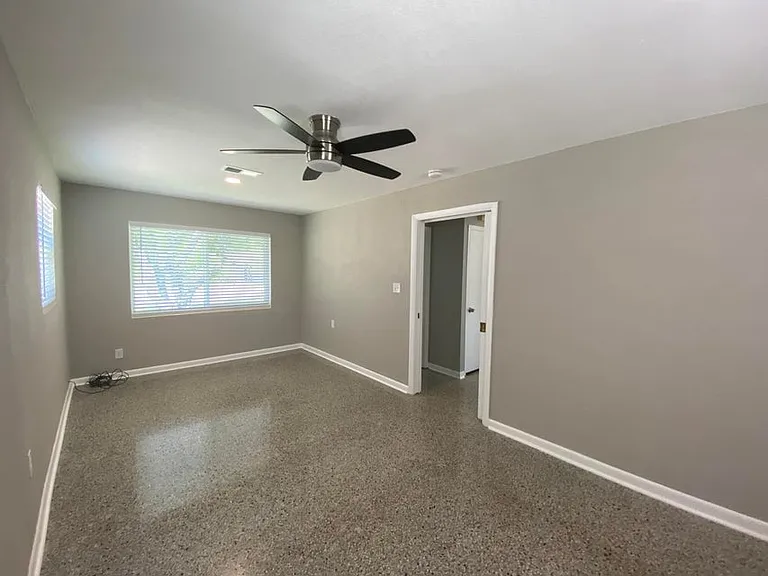 400 Argyle Ct — Photo 48