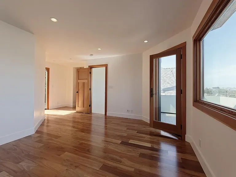 Primary (master) bedroom