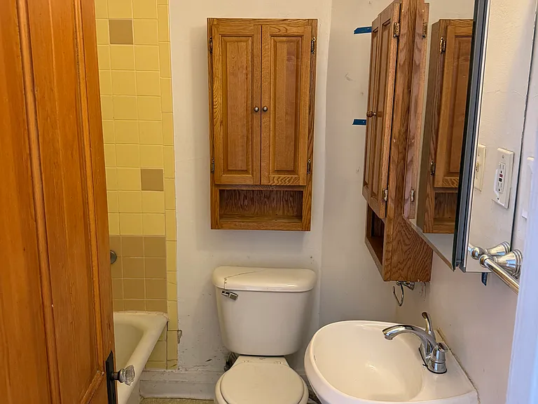 712 E Wells St #3 — Photo 6