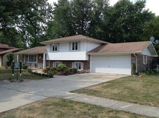 216 Linden Dr, Frankfort, IL 60423