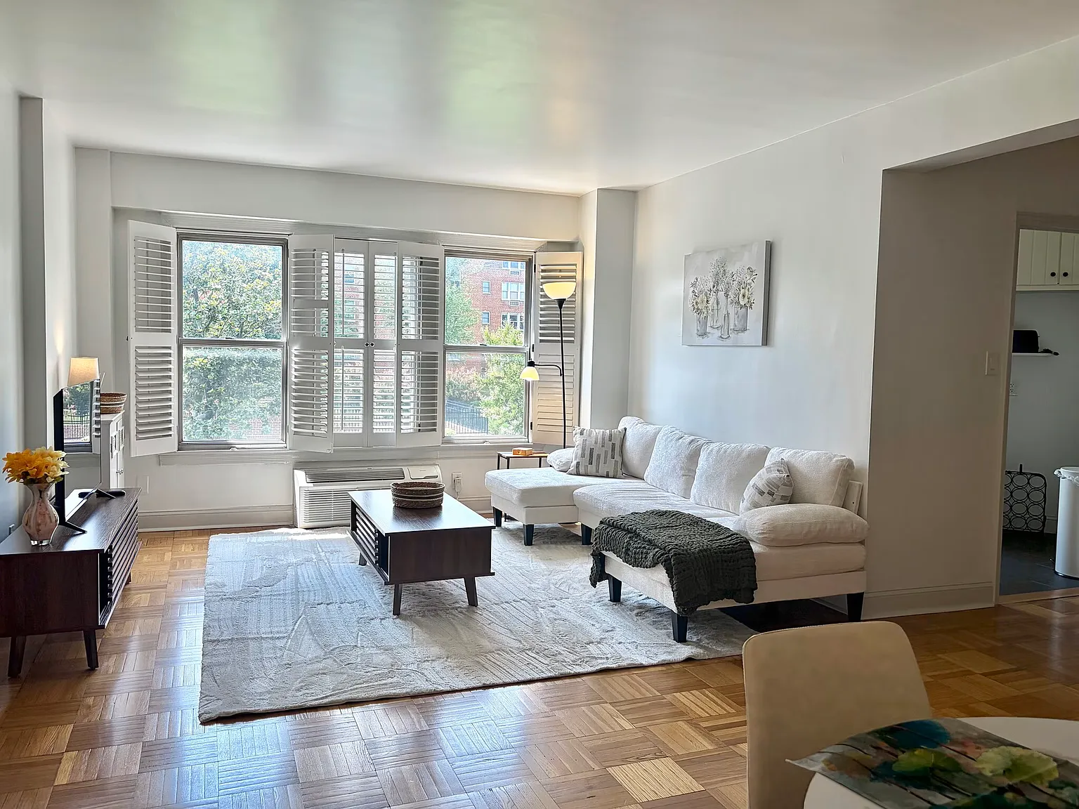 2 bed, 1150 sqft, $4,500 — Photo 2