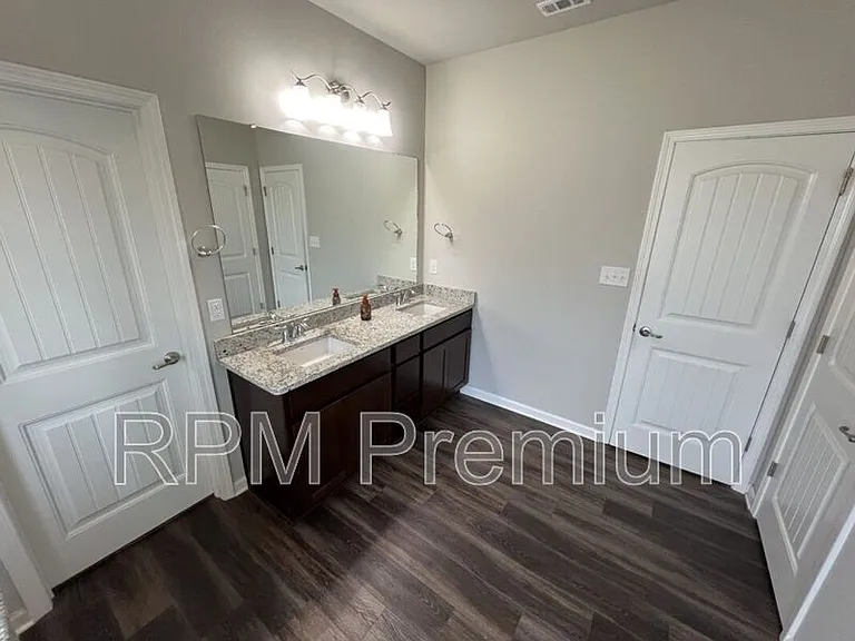2123 Westfield Ave — Photo 34