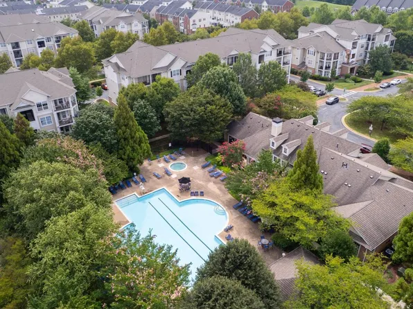 19625 Galway Bay Cir APT 202, Germantown, MD 20874