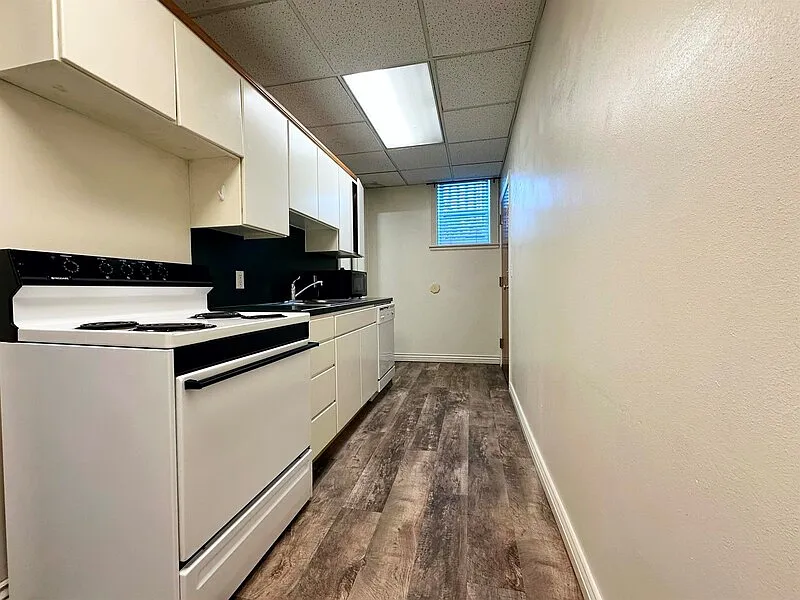 Building Photo - 18 N 200 E #103