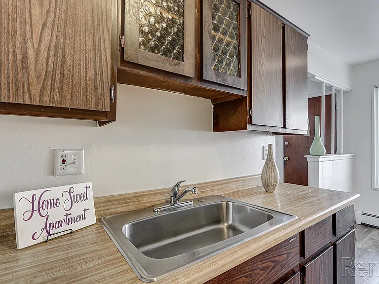 Rochester House Apartments — Photo 29