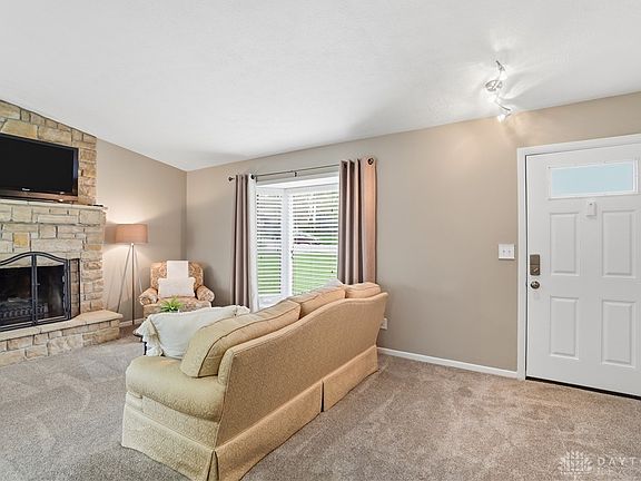 3rd image of 5546 Highfield Ct