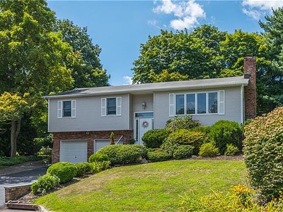 4th image of 34 Jockey Hollow Dr