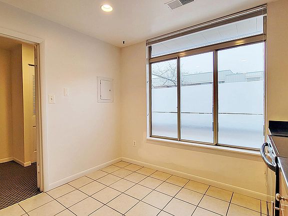 4th image of 1665 S Hayes St APT B