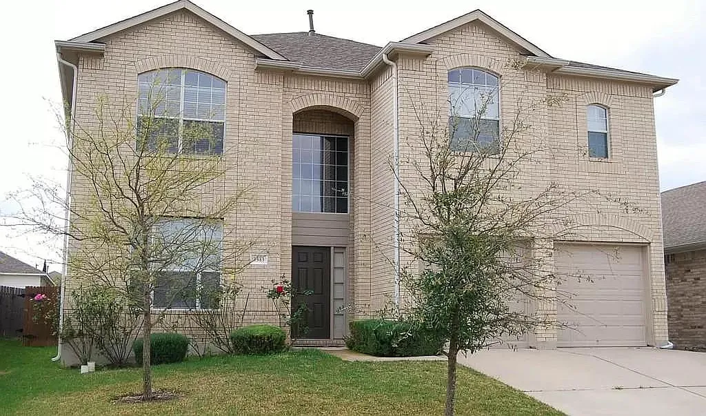 3533 Shiraz Loop — Photo 1