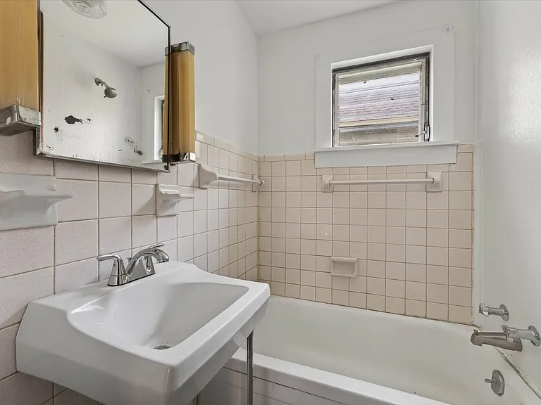 132 S McPherson St — Photo 21