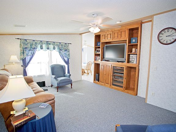 3rd image of 107 Yukon Dr