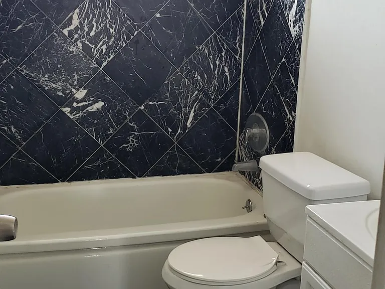 7518 Norton Ave #5 — Photo 15