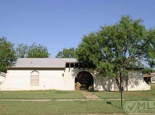 517 S Walnut St, Eastland, TX 76448