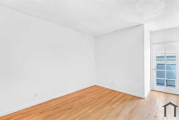 15603 Parthenia St #205 — Photo 11