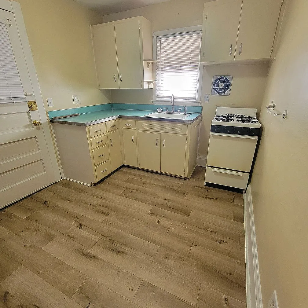 4 bed, 1976 sqft, $1,450 — Photo 4
