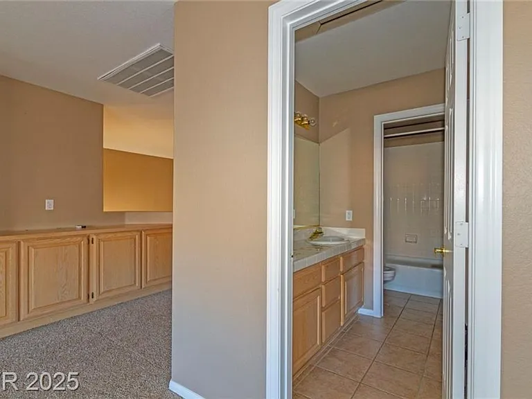 2121 Whitebirch Ln — Photo 12