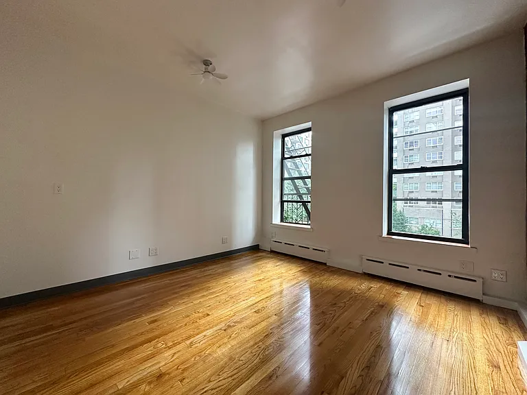 1372 York Ave #2B — Photo 3