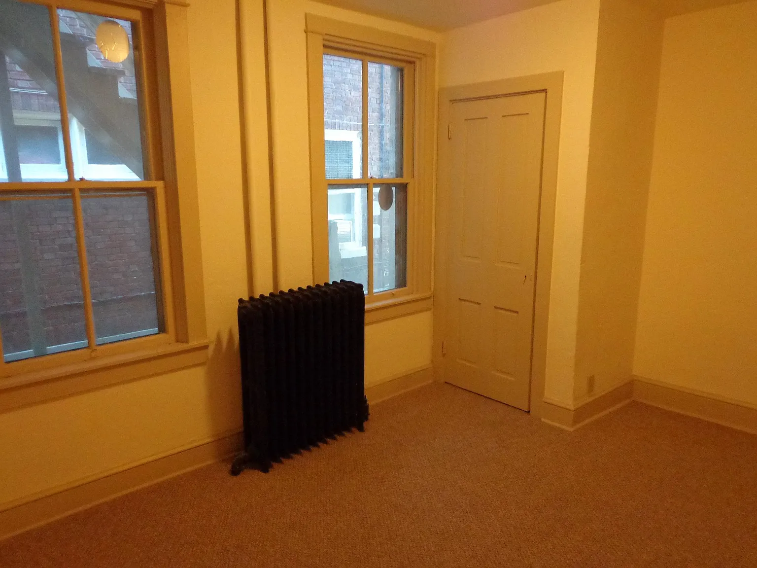 2 bed, 740 sqft, $1,400 — Photo 2