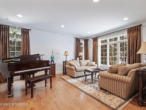5th image of 433 Pembroke Ct