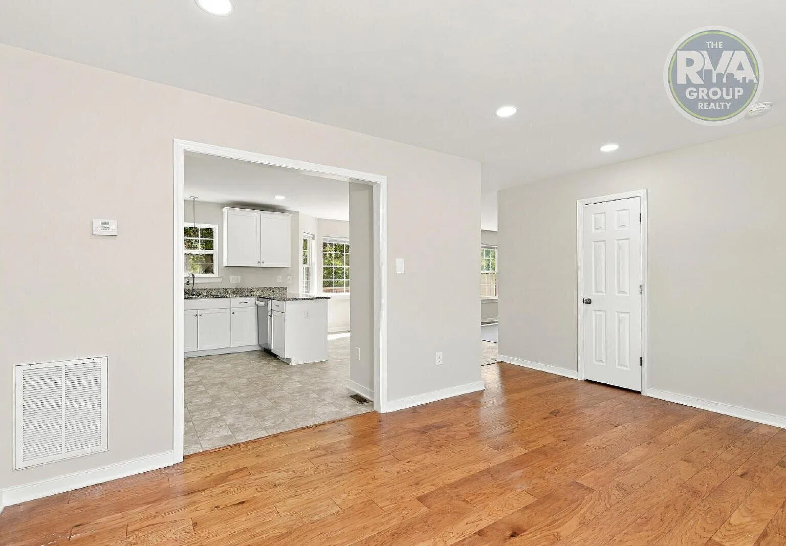 10617 Greenwood Road — Photo 2